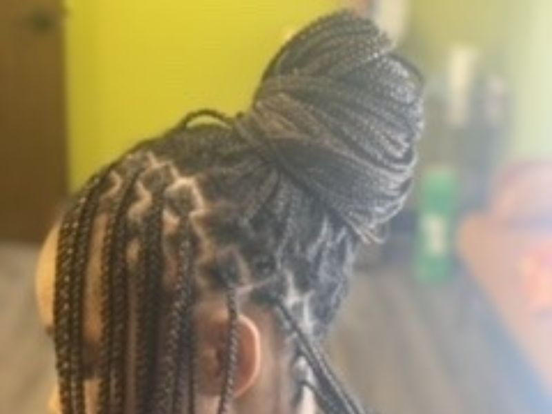 Medium Knotless touch up